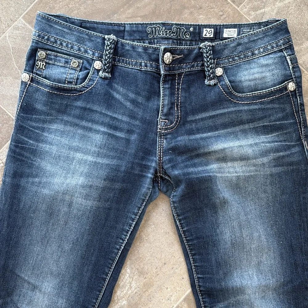 Miss Me 29 signature skinny These are stylish Miss Me bootcut jeans. Like new - Picture 3 of 16